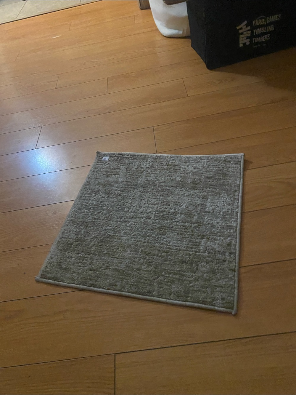 Plush Square Bath Mat in Gray - Soft Absorbent Floor Mat